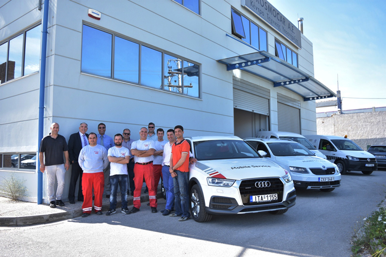 Το εξειδικευμένο προσωπικό της Mondial Assistance έτοιμο να βγει στους δρόμους...