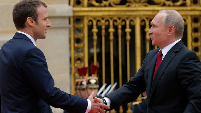 Μακρόν προς Πούτιν: «Ευχές για επιτυχία στον εκσυγχρονισμό της Ρωσίας»