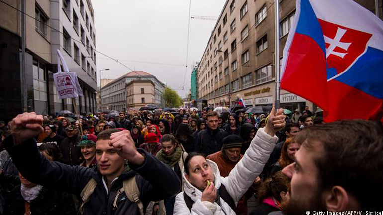 Σλοβακία: Ο πρόεδρος Κίσκα απέρριψε τη σύνθεση της νέας κυβέρνησης – Διαδηλώσεις κατά της διαφθοράς
