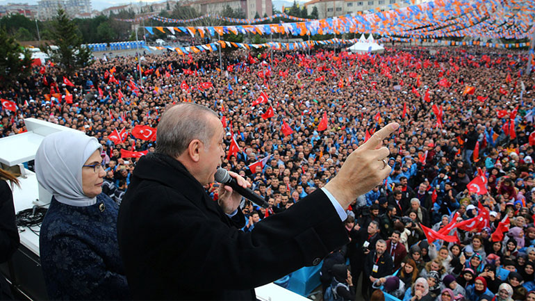 Ο Ερντογάν κατηγορεί τις ΗΠΑ ότι στηρίζουν τους Κούρδους στο Αφρίν