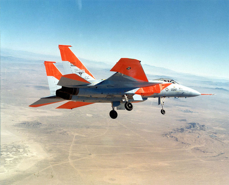 Ένα F-15A κατά τη διάρκεια της πρώτης του πτήσης
