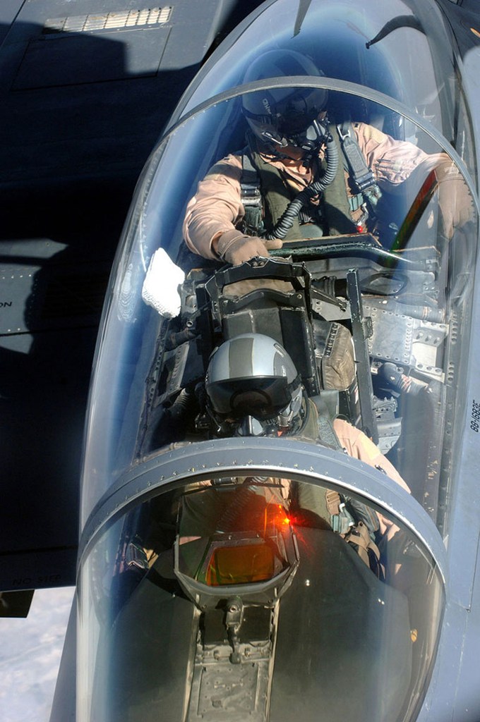 To cockpit ενός F-15E