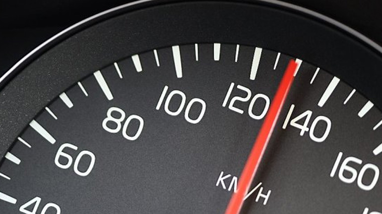 Αττική και Κρήτη «πρωταθλήτριες» στην υπερβολική ταχύτητα