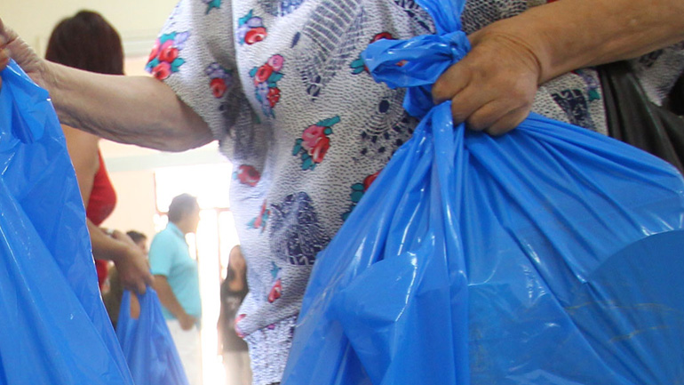 Προπηλακισμοί και ένταση στο Ναύπλιο κατά τη διάρκεια διανομής τροφίμων