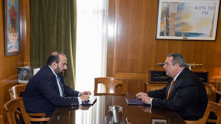 Συνάντηση ΥΕΘΑ Πάνου Καμμένου με τον Δήμαρχο Κυθήρων Ευστράτιο Χαρχαλάκη Συνάντηση ΥΕΘΑ Πάνου Καμμένου με τον Δήμαρχο Κυθήρων Ευστράτιο Χαρχαλάκη