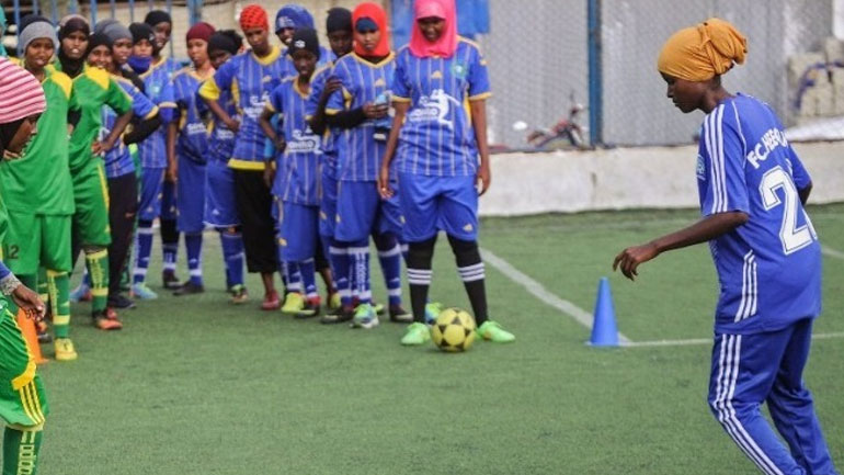 Σομαλία: Οι γυναίκες αψηφούν την παράδοση και παίζουν ποδόσφαιρο