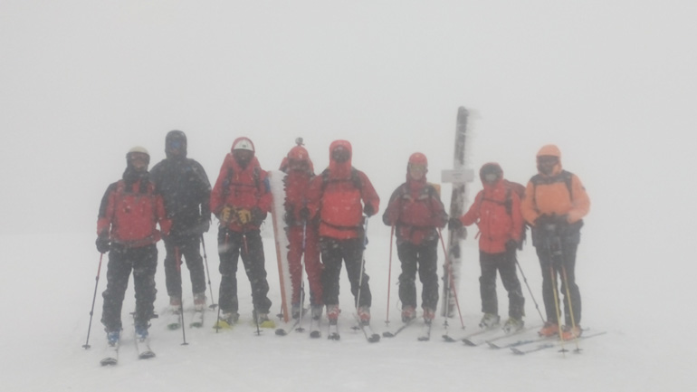 Καρέ-καρέ σκληρή άσκηση της Ελληνικής Ομάδας Διάσωσης