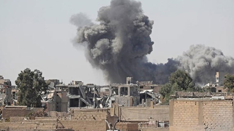 Τουλάχιστον 22 άμαχοι νεκροί από αεροπορικό βομβαρδισμό σε αγορά στην επαρχία Ιντλίμπ