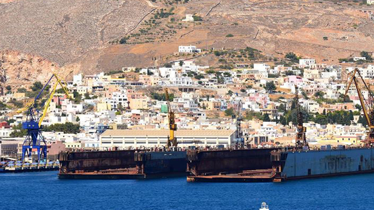 Τροπολογία για τη χρήση του αιγιαλού των ναυπηγείων Σύρου