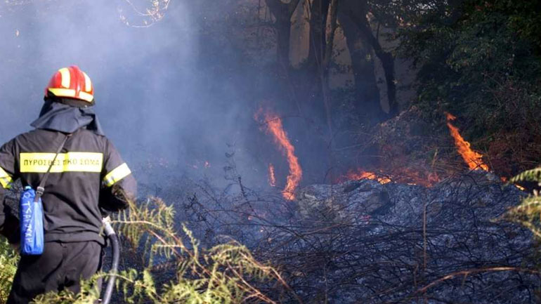 Σε ύφεση οι πυρκαγιές στα Χανιά
