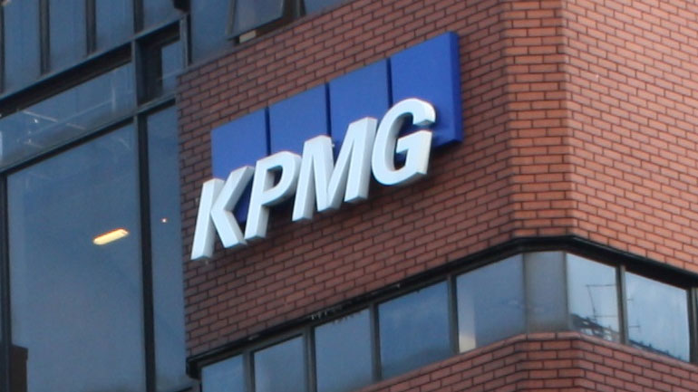 KPMG: Προβλέψεις για μέση αύξηση 2% στους μισθούς το 2018