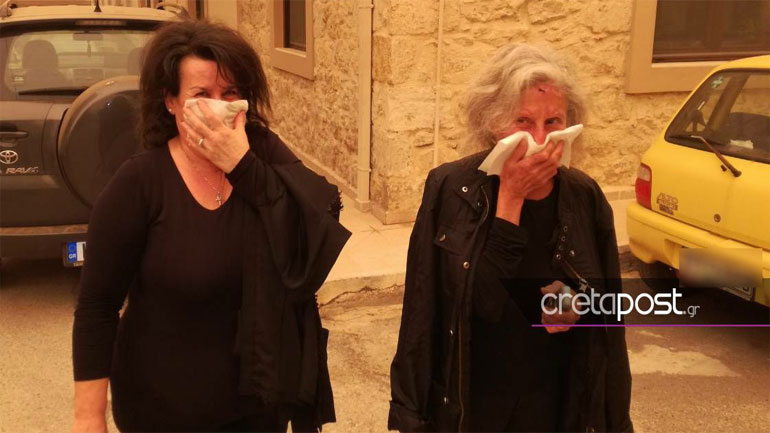 Με μάσκες και μαντήλια κυκλοφορούν οι Κρητικοί για να προφυλαχθούν από την Αφρικανική σκόνη
