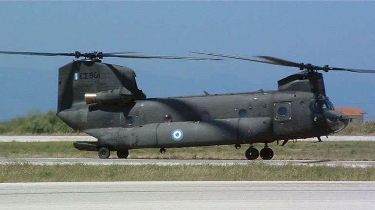 Τουρκικά μαχητικά παρενόχλησαν το Σινούκ στο οποίο επέβαινε ο αρχηγός του ΓΕΣ