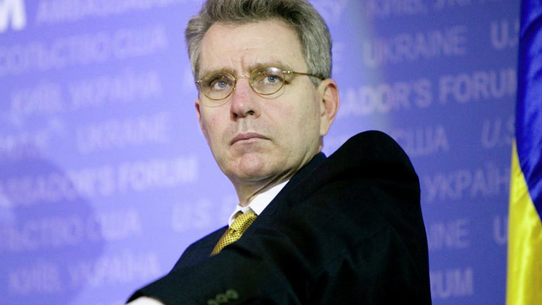 Πάιατ: «Δεν νίπτουμε τας χείρας μας» στο θέμα των Ελλήνων στρατιωτικών