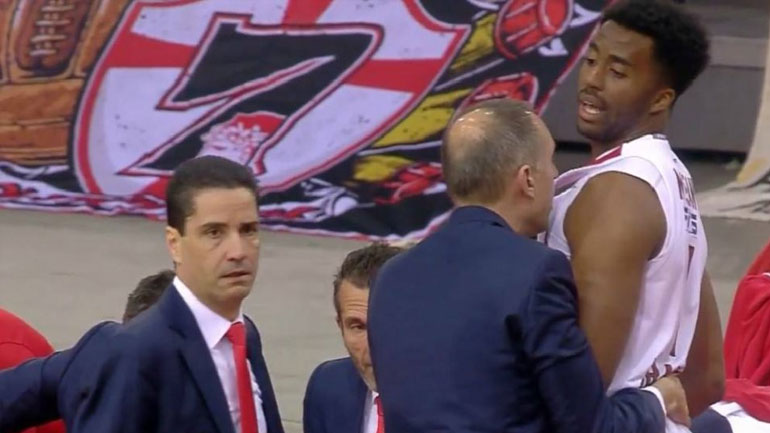 Ένταση μεταξύ Σφαιρόπουλου και ΜακΛίν στον αγώνα του Ολυμπιακού με την Εφές