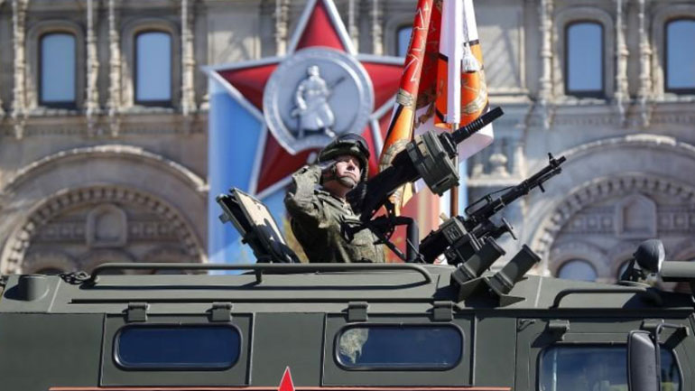 Μείωση του αμυντικού προϋπολογισμού στο 3% του ΑΕΠ μέχρι το 2022 ανακοίνωσε το Κρεμλίνο