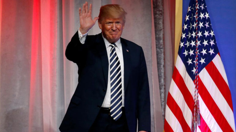 Η Ευρωπαϊκή Ένωση καλωσορίζει την απόφαση Τραμπ να «παγώσει» τους δασμούς