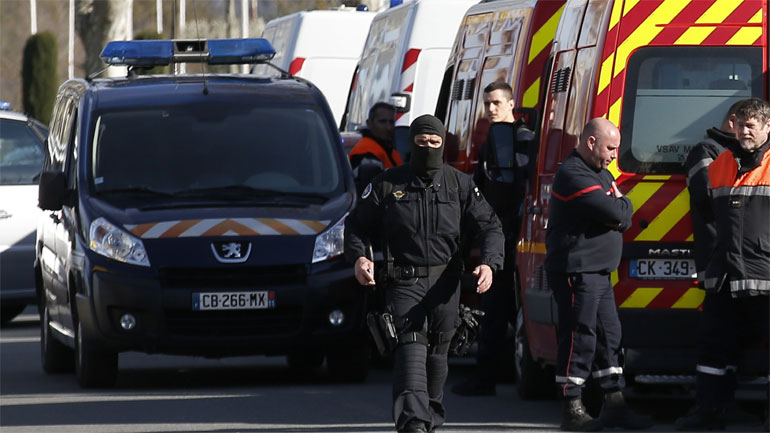 Γαλλία: Πολλοί πελάτες του σουπερμάρκετ της Τρεμπ σώθηκαν αφού κρύφτηκαν στην αποθήκη-ψυγείο