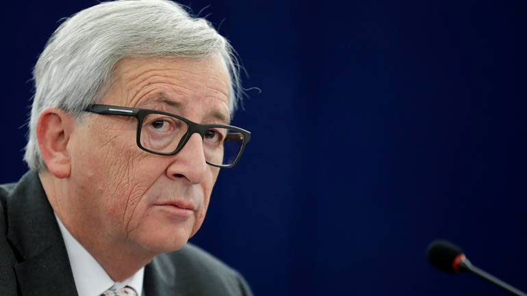 Την πλήρη υποστήριξή του στον γαλλικό λαό εξέφρασε ο Ζαν-Κλοντ Γιούνκερ