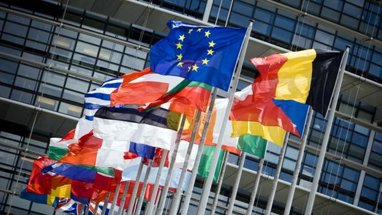 Süddeutsche Zeitgung: Απόλυτη αλληλεγγύη των Ευρωπαίων σε Ελλάδα και Κύπρο