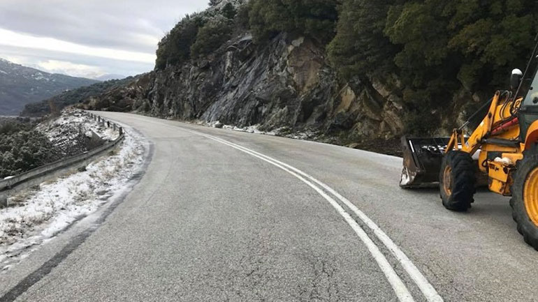 Μεγάλη κατολίσθηση στην παλιά εθνική οδό Ιωαννίνων -Μετσόβου – Αποκολλήθηκαν τεράστιοι βράχοι