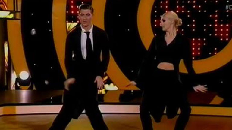 Ο χορός της Όλγας Πηλιάκη και το χειροκρότημα από τον Στέλιο Χανταμπάκη και τον γιο τους!