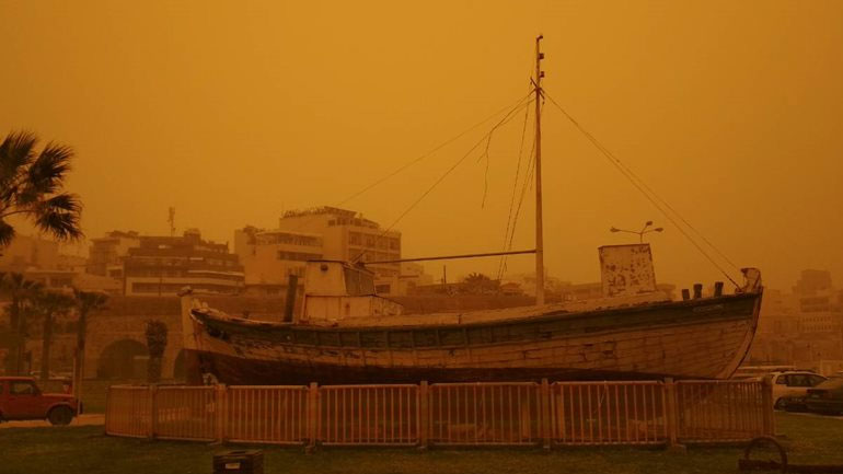 «Επιστρέφει» από αύριο στην Κρήτη η αφρικανική σκόνη