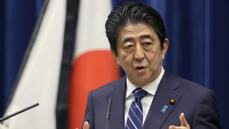 Άμπε: Ζήτησε συγγνώμη για ένα σκάνδαλο νεποτισμού και δηλώνει πως θα αναθεωρήσει το σύνταγμα