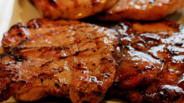 Χοιρινά μπριζολάκια με κρούστα