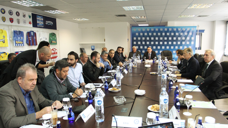 Αποθρασύνθηκε ο Καραπαπάς-Χυδαία επίθεση σε στέλεχος του ΠΑΟΚ