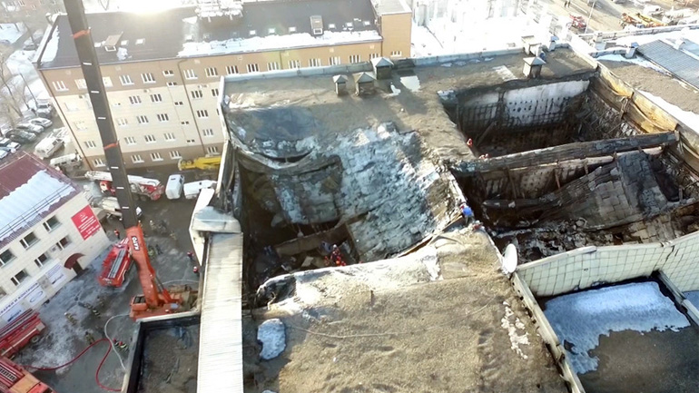 Ρωσία: Παραβιάσεις των κανόνων ασφαλείας και ανθρώπινη αμέλεια στη φονική πυρκαγιά στο Κεμέροβο