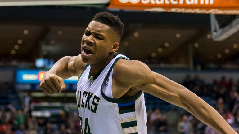 «Έλαμψε» ο Αντετοκούνμπο στη νίκη των Μπακς επί των Σπερς