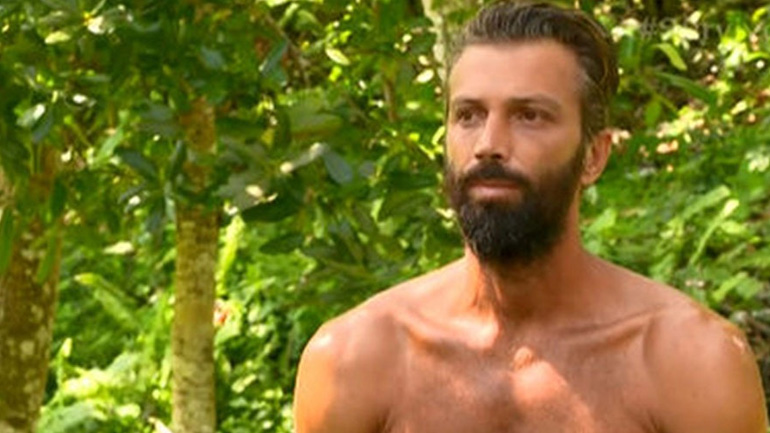 Θοδωρής Θεοδωρόπουλος: «Είμαι λίγο σαν μια βόμβα έτοιμη να σκάσει. Υπάρχει ψευτιά, υποκρισία…»