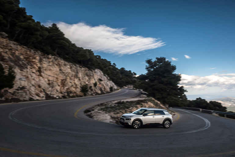 Και να θες να το... στρίψεις, στρίβει! Γαλλικό είναι άλλωστε!