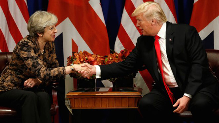 Βρετανία: Η Μέι εξέφρασε στον Τραμπ την ικανοποίησή της για την απέλαση 60 Ρώσων διπλωματών