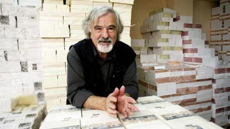 Το Πανεπιστήμιο Κρήτης αφαίρεσε τον τίτλο του επίτιμου διδάκτορα από τον Ρίχτερ