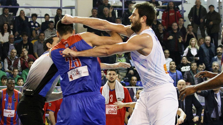 Basket League: «Καμπάνα» σε Τσούπκοβιτς και Μανωλόπουλο