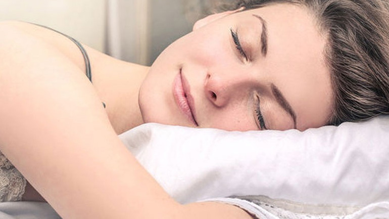 Τα έντονα φώτα των δρόμων το βράδυ φέρνουν αϋπνία