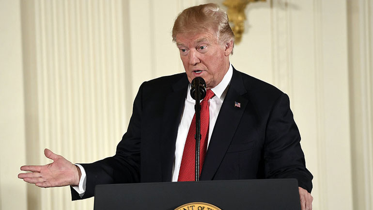 Wall Street Journal: Eντολή Τραμπ να παγώσει η οικονομική βοήθεια για την ανοικοδόμηση περιοχών της Συρίας