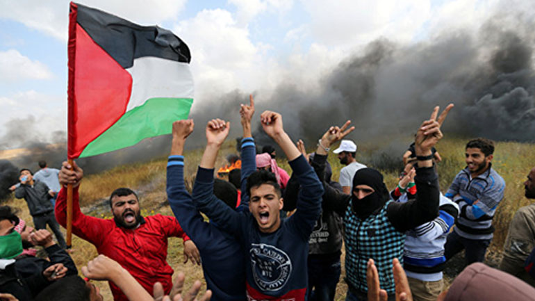 Χιλιάδες Παλαιστίνιοι συνεχίζουν τις διαμαρτυρίες στη Γάζα παρά τις προειδοποιήσεις του ΟΗΕ