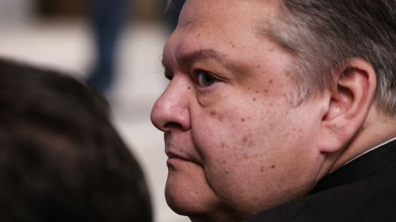 “Ο κ. Βενιζέλος επέλεξε την Πρωταπριλιά για να πείσει ότι ο νόμος περί ευθύνης υπουργών δεν έχει τη σφραγίδα του” “Ο κ. Βενιζέλος επέλεξε την Πρωταπριλιά για να πείσει ότι ο νόμος περί ευθύνης υπουργών δεν έχει τη σφραγίδα του”