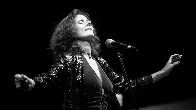 Η Βασιλική Παπαγεωργίου στο Ιδιόμελο