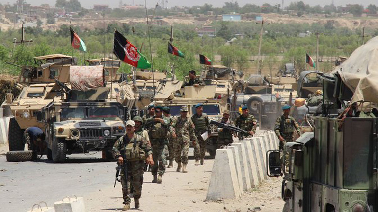 Αφγανιστάν: «Πολλά θύματα» σε αεροπορική επιδρομή εναντίον συγκέντρωσης των Ταλιμπάν