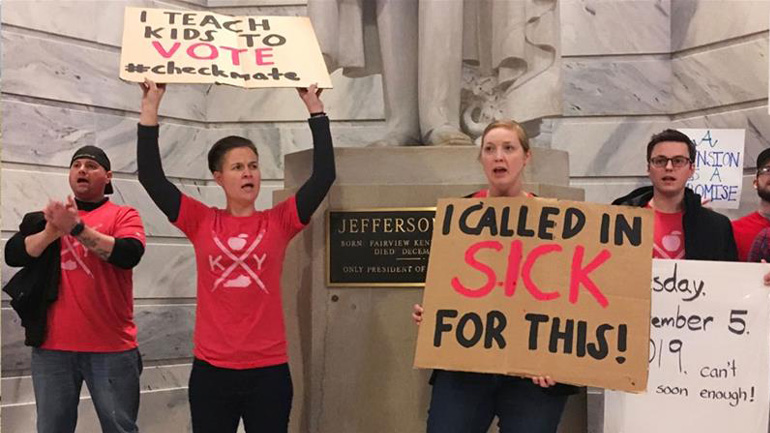 ΗΠΑ: Χιλιάδες εκπαιδευτικοί διαδηλώνουν για το δημόσιο σχολείο