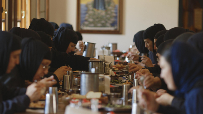 «Η Κουζίνα του Θεού»: Η νέα παραγωγή ντοκιμαντέρ της COSMOTE TV για τη μοναστηριακή κουζίνα στο COSMOTE HISTORY HD