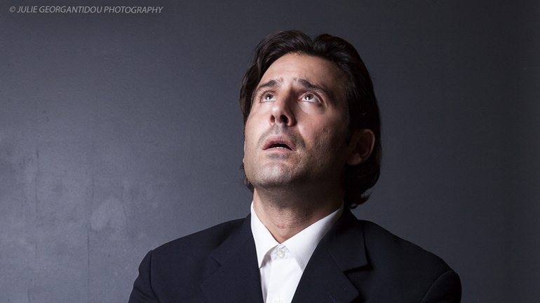 Ο Λευτέρης Ελευθερίου στο Θέατρο Αθηνών