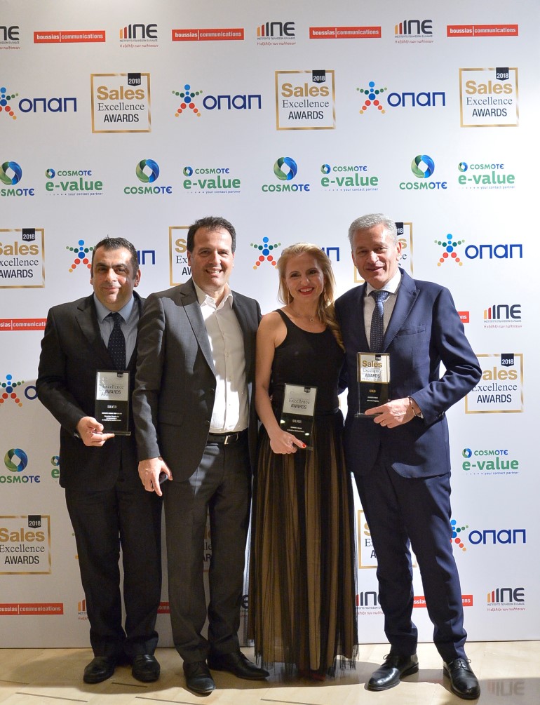 Δημήτρης Γκοτζαρίδης - Head of Operations, COSMOTE e-value Αθανάσιος Στράτος - Executive Director Εξυπηρέτησης Πελατών Ομίλου OTE Τάνια Πανταζή - Commercial & International Business Development Director, COSMOTE e-value Αμβρόσιος Κάρδαρης - General Director, COSMOTE e-value