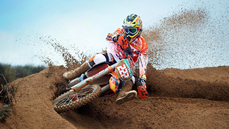 Ο Tony Cairoli θριαμβεύει στην κόκκινη άμμο της Castellón