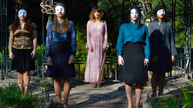 «Να ντύσουμε τους γυμνούς» στην «Αθηναϊκή Σκηνή Κάλβου – Καλαμπόκη»