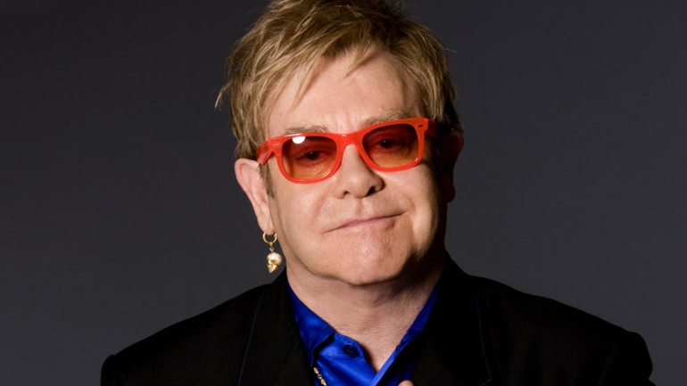 Δύο νέα άλμπουμ με διασκευές τραγουδιών του Elton John